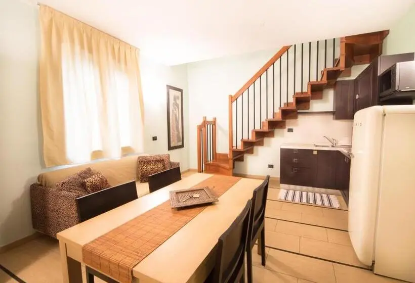 آپارتمان 1 خوابه با بالکن, World Village Apartments
