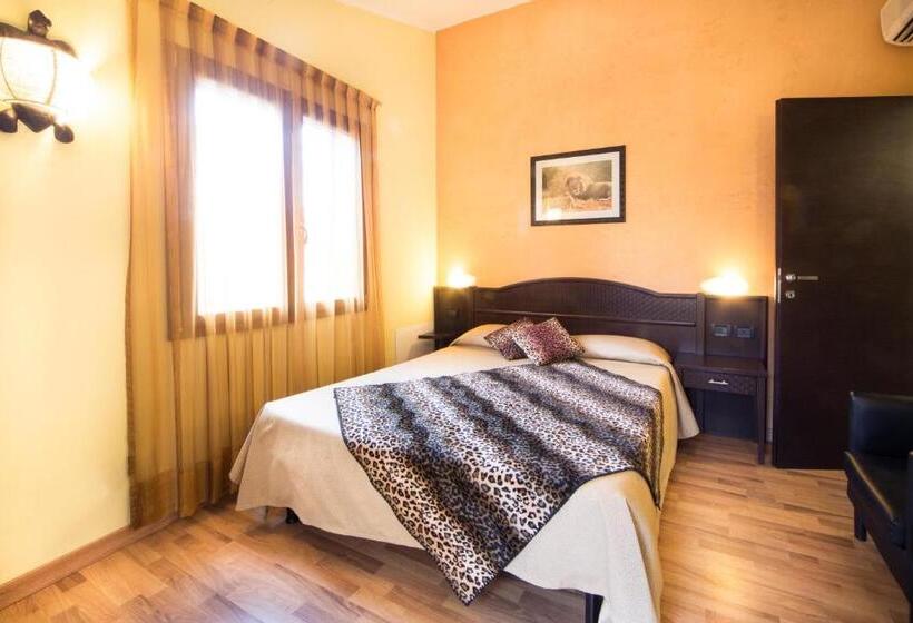 Апартаменты 1 Спальня с Балконом, World Village Apartments