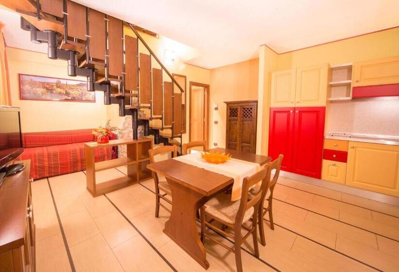 Апартаменты 1 Спальня с Террасой, World Village Apartments