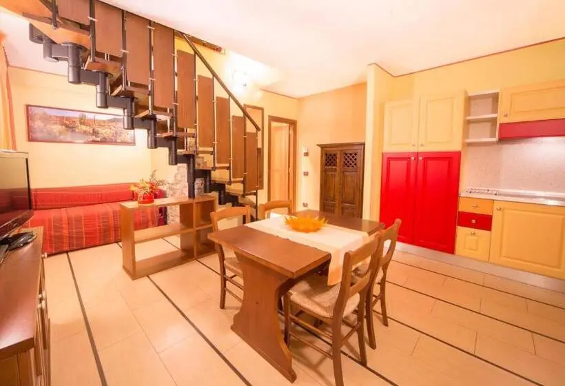 آپارتمان 1 خوابه با تراس, World Village Apartments