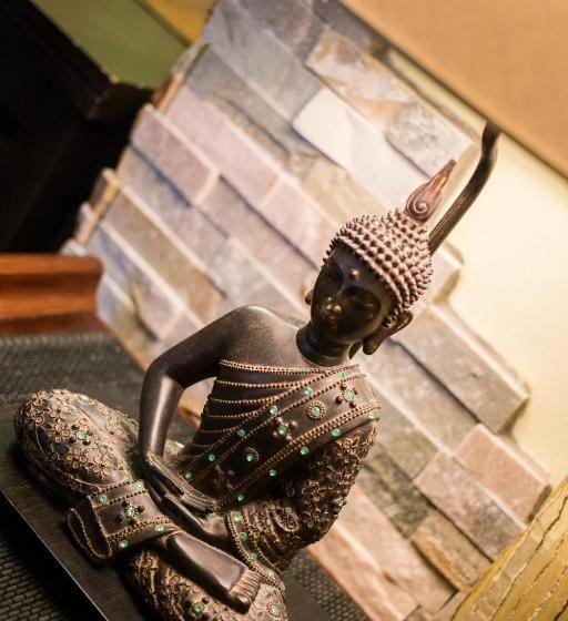 شقة غرفة نوم داخلية, World Village Apartments