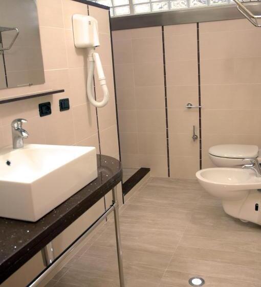 شقة غرفة نوم داخلية, World Village Apartments