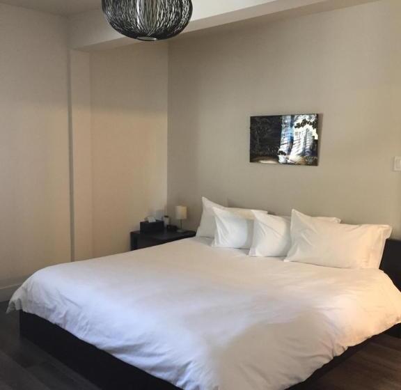 غرفة قياسية سرير كينج, Orange Bistro