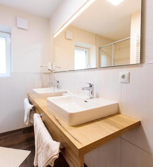 2 베드룸 컴포트 아파트, Apart Madeleine Superior Inklusive Summercard