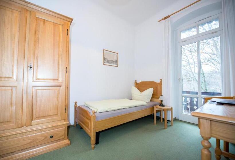 标准单人间, Bilz Pension