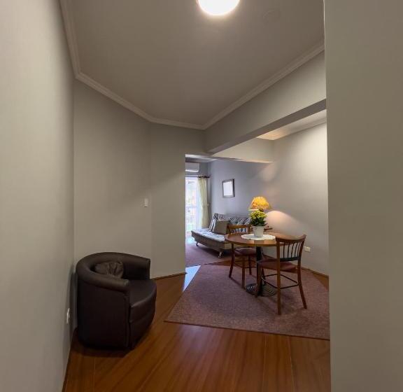 דירת חדר, Palazzo Reale