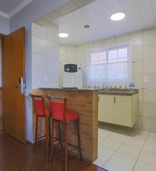 דירת שני חדרים, Palazzo Reale