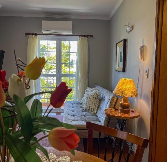 דירת שני חדרים, Palazzo Reale