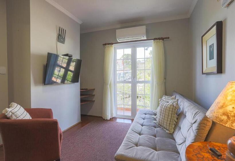 דירת שני חדרים, Palazzo Reale