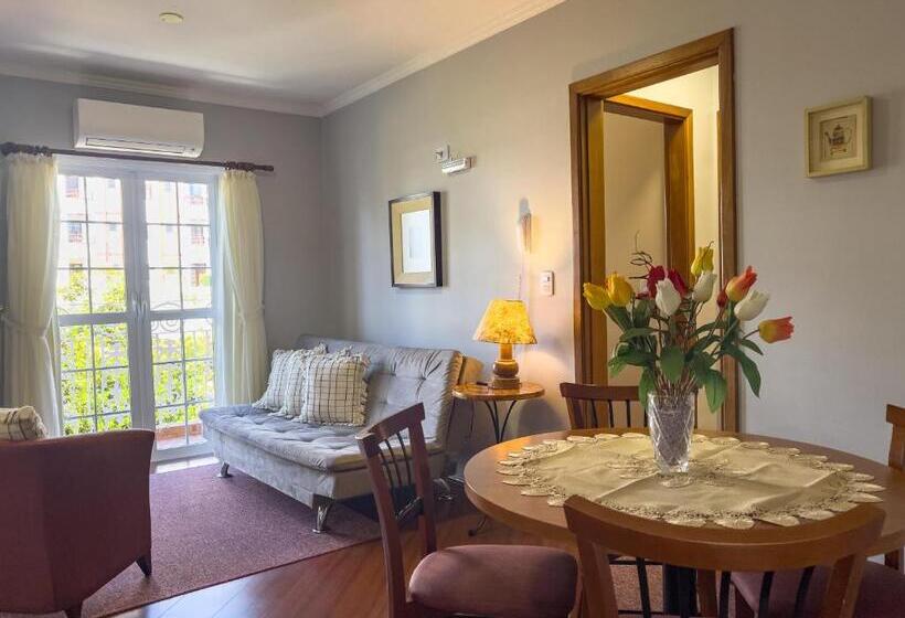 דירת שני חדרים, Palazzo Reale