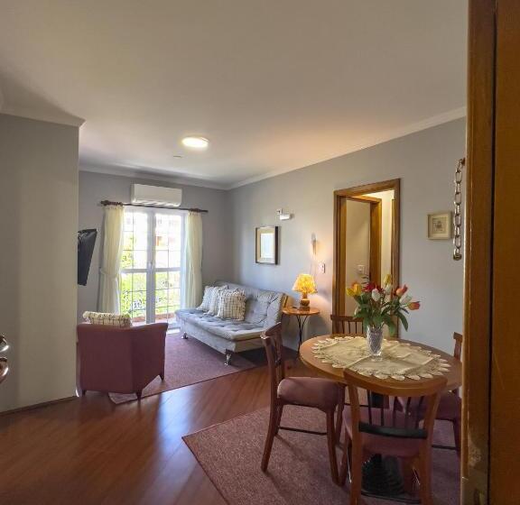 דירת שני חדרים, Palazzo Reale