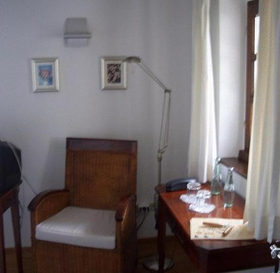 اتاق راحتی, Am Alten Fronhof