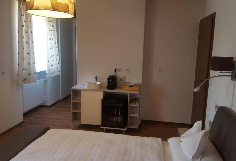 Quarto Familiar, Gasthaus Zum Hirschen
