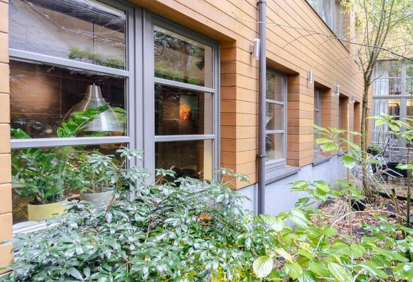 اتاق استاندارد با چشمانداز باغ, Bxlroom Guesthouse