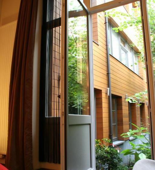 اتاق استاندارد با چشمانداز باغ, Bxlroom Guesthouse