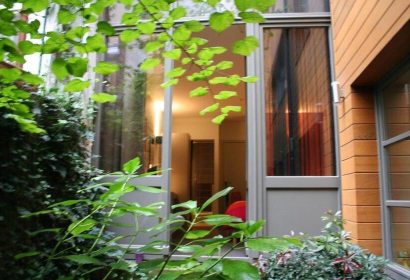 اتاق استاندارد با چشمانداز باغ, Bxlroom Guesthouse