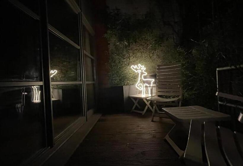 اتاق استاندارد با چشمانداز باغ, Bxlroom Guesthouse