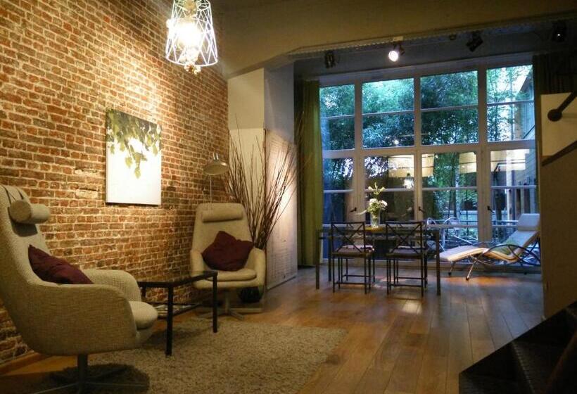 اتاق استاندارد با چشمانداز باغ, Bxlroom Guesthouse