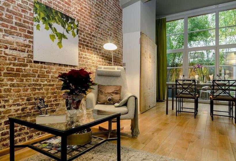 اتاق استاندارد با چشمانداز باغ, Bxlroom Guesthouse