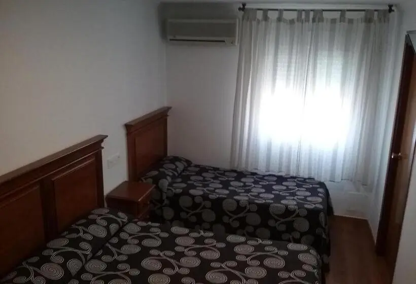 3-Bett-Standardzimmer, Hostal Cabrera