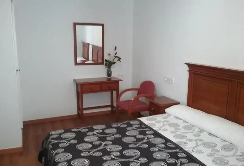 3-Bett-Standardzimmer, Hostal Cabrera
