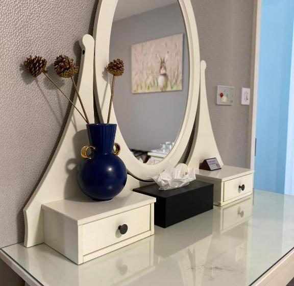 适合残疾人使用的标准间, The Limes