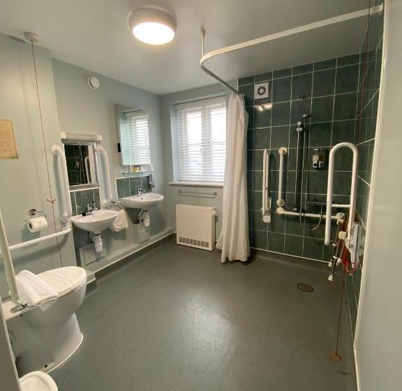 适合残疾人使用的标准间, The Limes