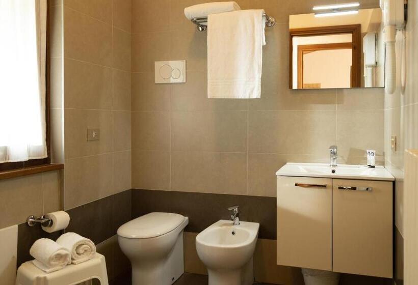 1 Bedroom Apartment Lake View, Residence Panorama La Forca, Gtsgroup