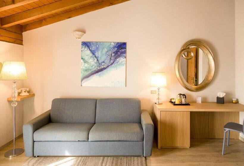 سوییت جونیور با چشم‌انداز دریاچه, Residence Panorama La Forca, Gtsgroup