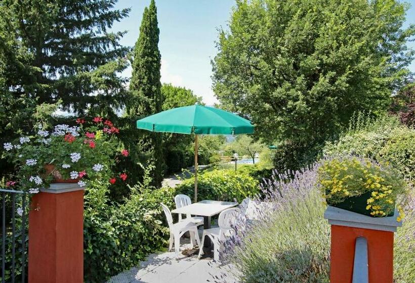 דירת חדר, La Vignola