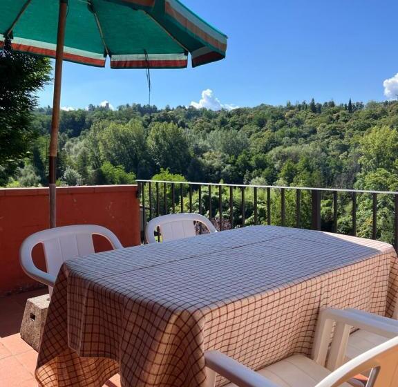 דירת שני חדרים, La Vignola