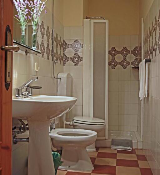 דירת שני חדרים, La Vignola