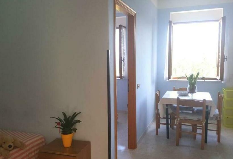 شقة غرفة واحدة, Jolly Residence