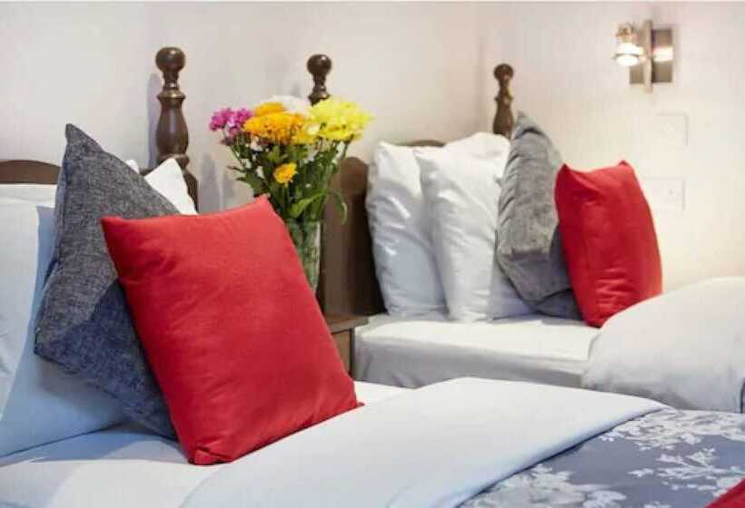 Четырехместный Номер Стандарт, Conifers Guest House