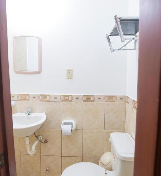 חדר סטנדרט לשלושה, North Star Hostal Guayaquil