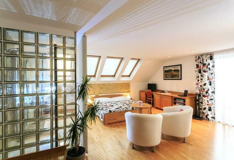 Deluxe Szoba, Penzion V Hluboké A Department Glamp