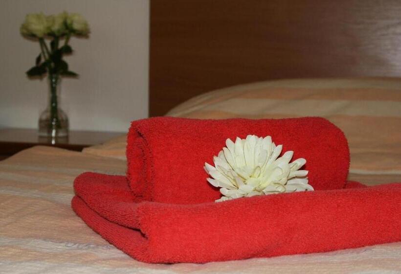 Lakosztály, Penzion V Hluboké A Department Glamp