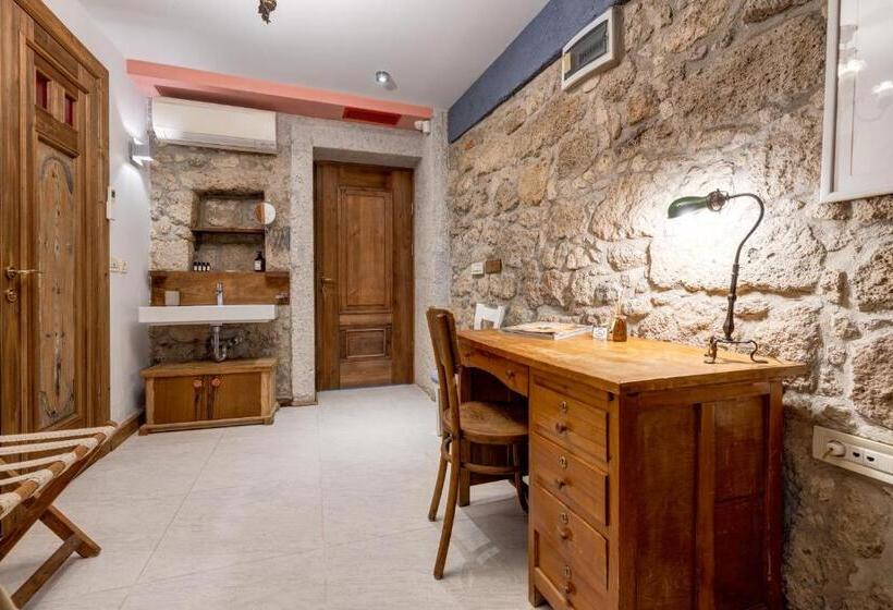 اتاق استاندارد در طبقه همکف, Sakin Ev