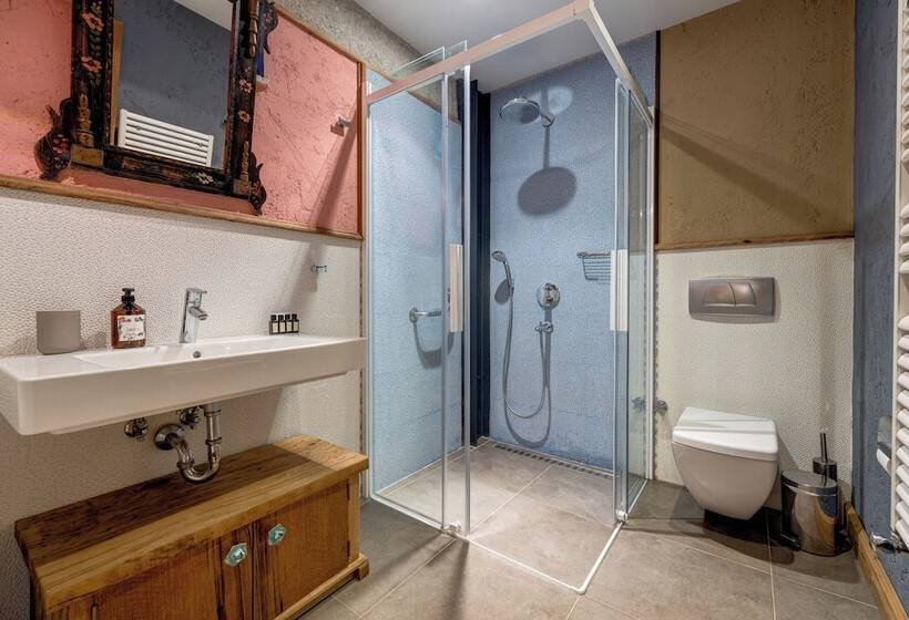 اتاق استاندارد در طبقه همکف, Sakin Ev