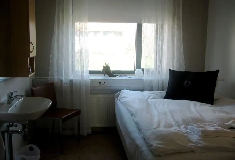 اتاق استاندارد یک تخته با سرویس بهداشتی مشترک, Skjaldarvik Guest House