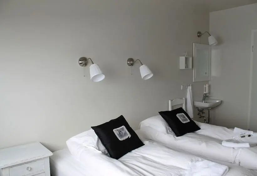 اتاق استاندارد با سرویس بهداشتی مشترک, Skjaldarvik Guest House
