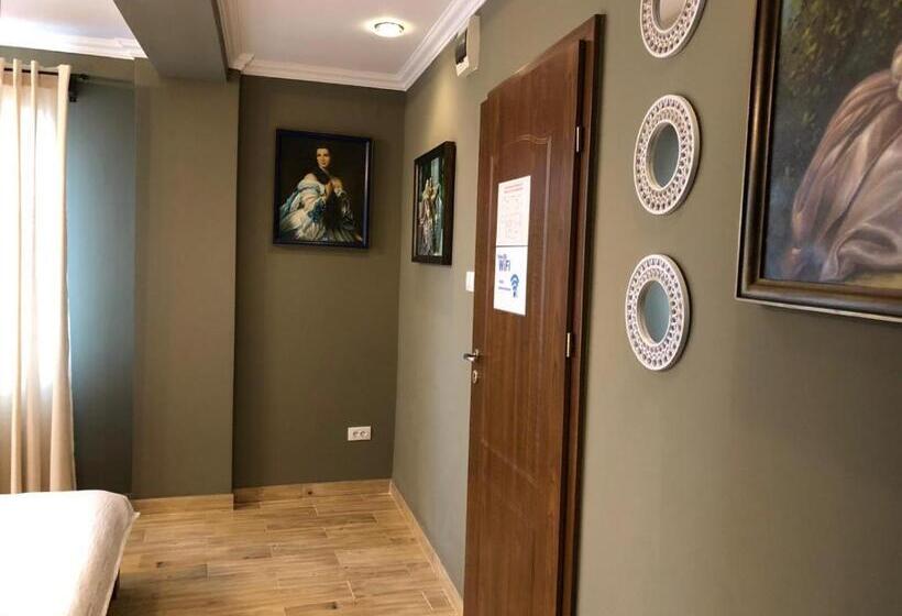 コンフォートトリプルルーム, Pension Aroma