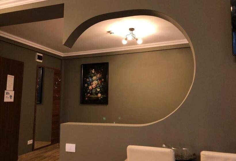 Quarto Familiar, Pension Aroma