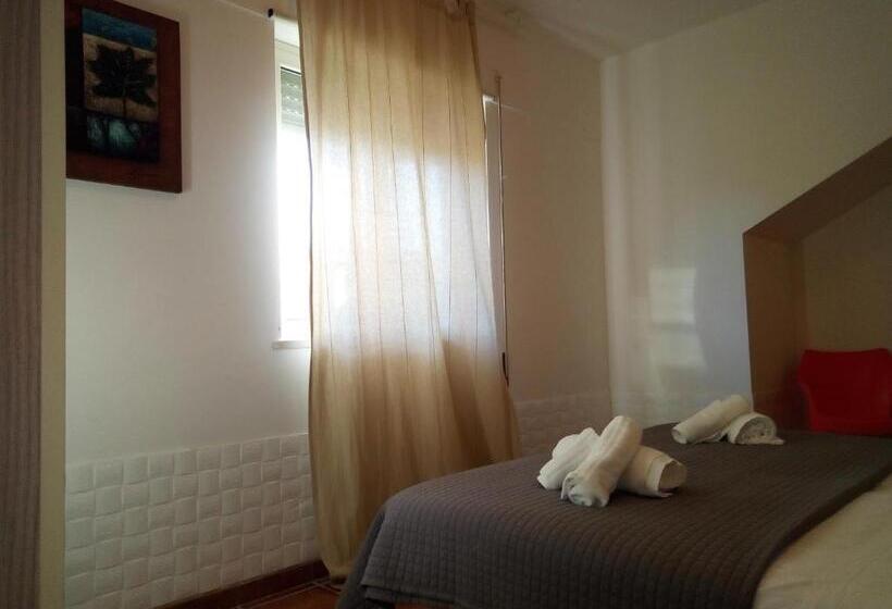 דירת חדר בקומת קרקע, Agua Residence