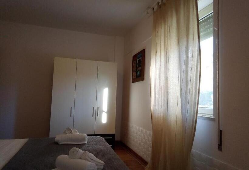 דירת חדר בקומת קרקע, Agua Residence