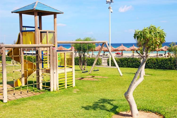 דירת חדר בקומת קרקע, Agua Residence