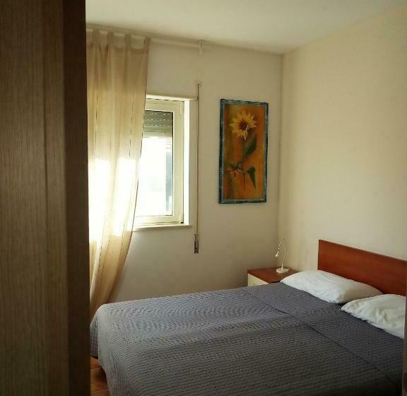 דירת חדר בקומת קרקע, Agua Residence