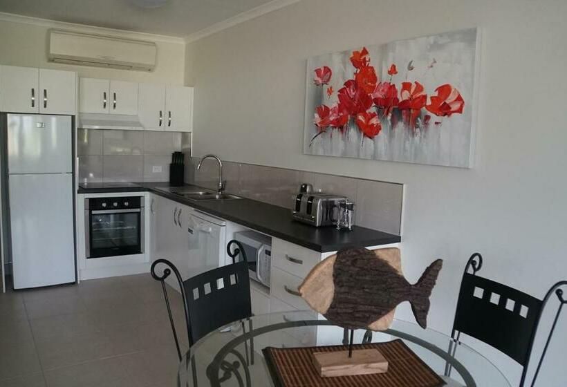 דירת חדר נוף לים, Airlie Seaview Apartments