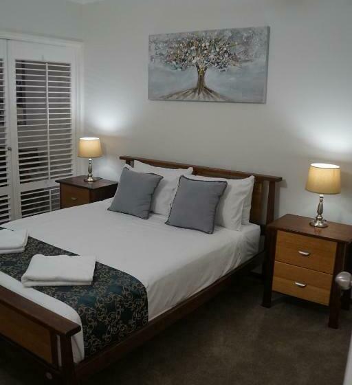 דירת חדר נוף לים, Airlie Seaview Apartments