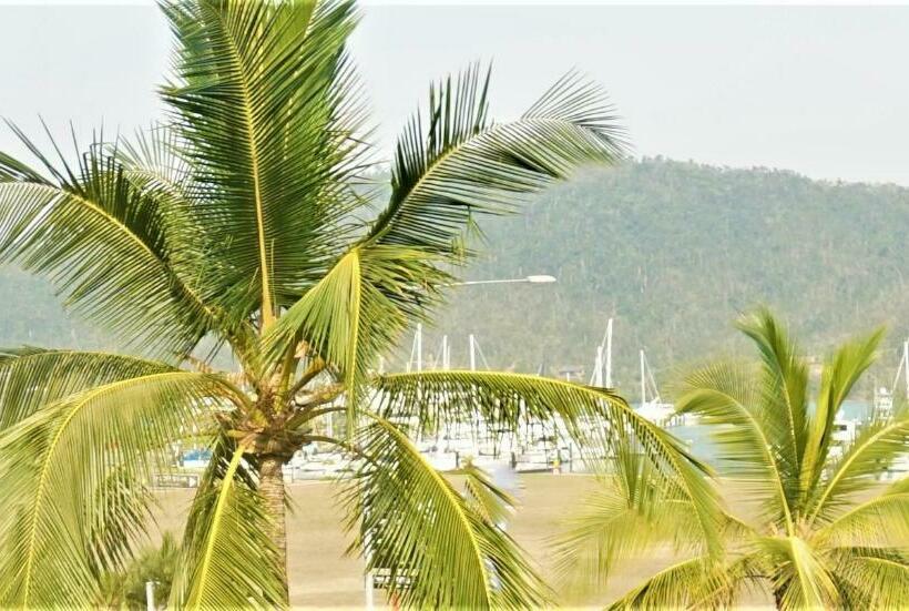 דירת חדר נוף לים, Airlie Seaview Apartments